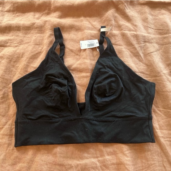 Bundle* GAP ‘Love’ Triangle Bralette. Black & Beige.
Size L. NWT - Picture 1 of 4